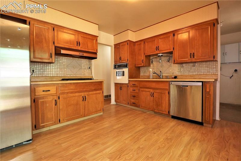 1627 Tesla Dr, Colorado Springs, CO 80909