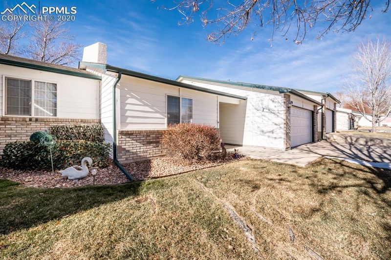 1629 Horseshoe Pl, Pueblo, CO 81001