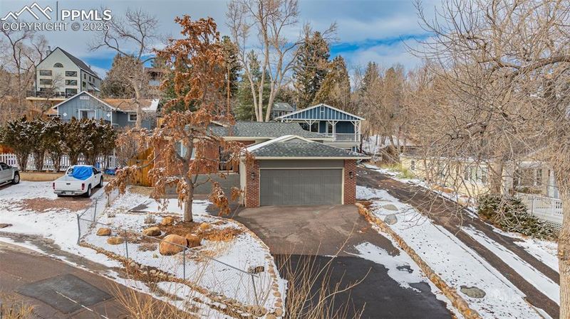 1632 Willow Cir, Colorado Springs, CO 80906