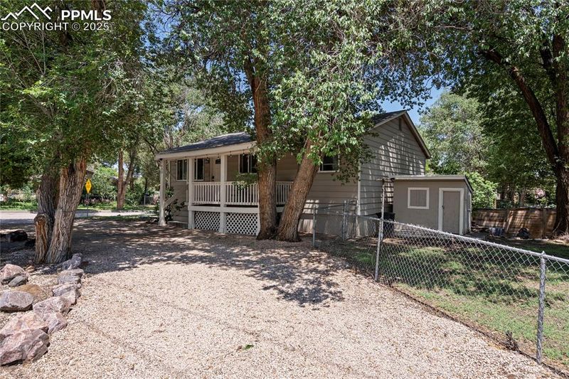 1633 N Chestnut St, Colorado Springs, CO 80907