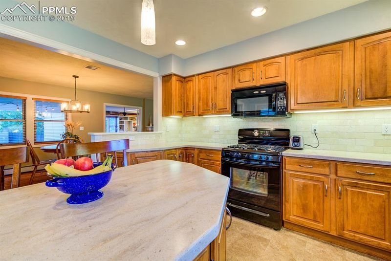 1633 Culebra Ave, Colorado Springs, CO 80907