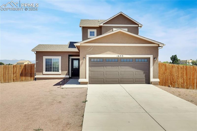 1633 W El Charro Dr, Pueblo, CO 81007
