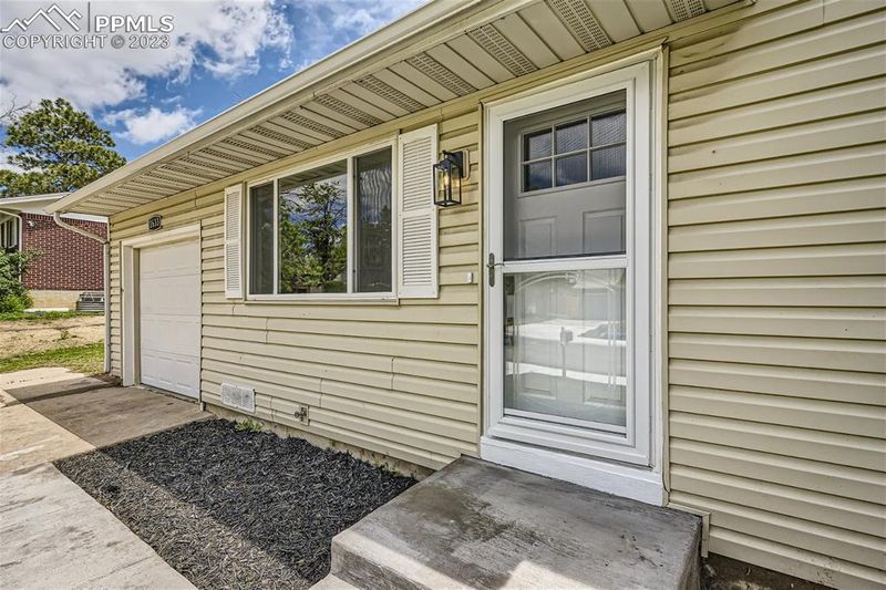 1633 Shenandoah Dr, Colorado Springs, CO 80910
