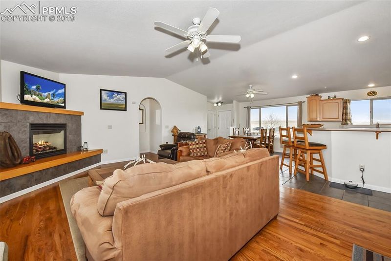 16380 Dearing Rd, Colorado Springs, CO 80928