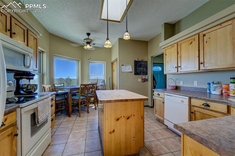 1650 Equestrian Point, Yoder, CO 80864