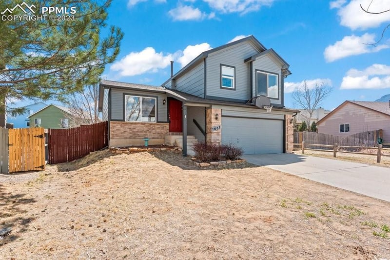 1651 Canoe Creek Dr, Colorado Springs, CO 80906