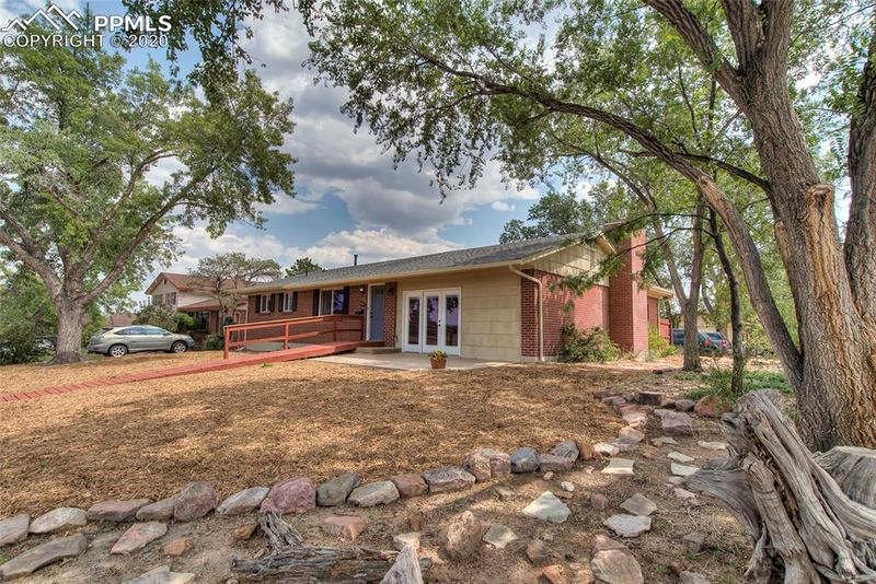 1655 Glacier Dr, Colorado Springs, CO 80910