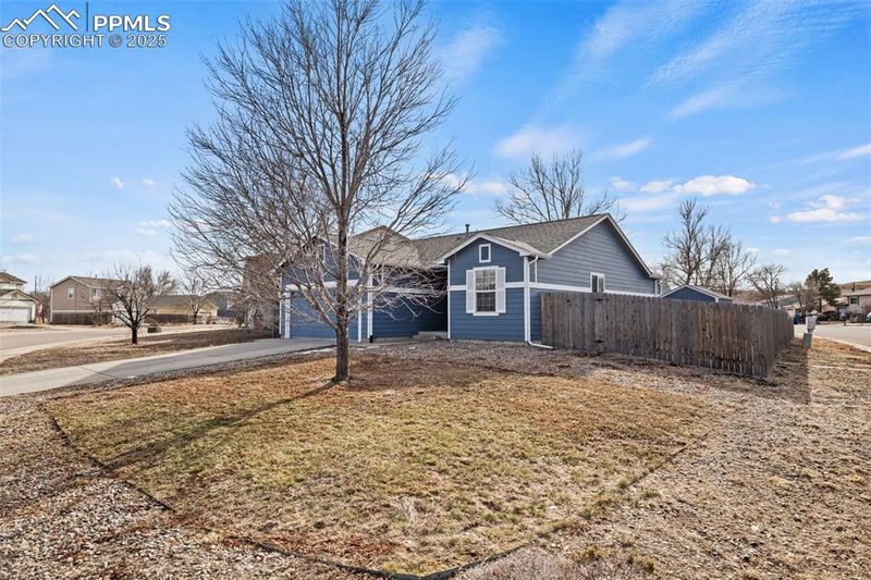 1676 Maxwell St, Colorado Springs, CO 80906