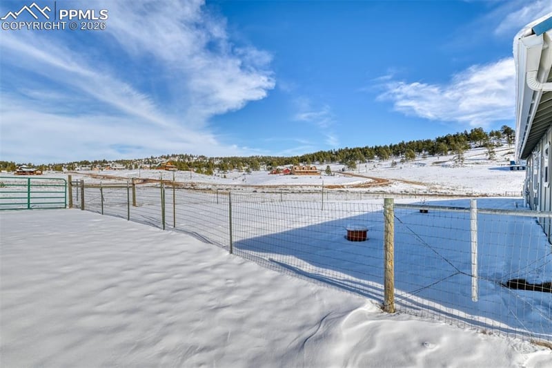 17 Garfield Cir, Florissant, CO 80816