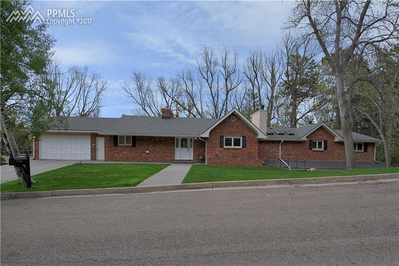 17 Heather Dr, Colorado Springs, CO 80906
