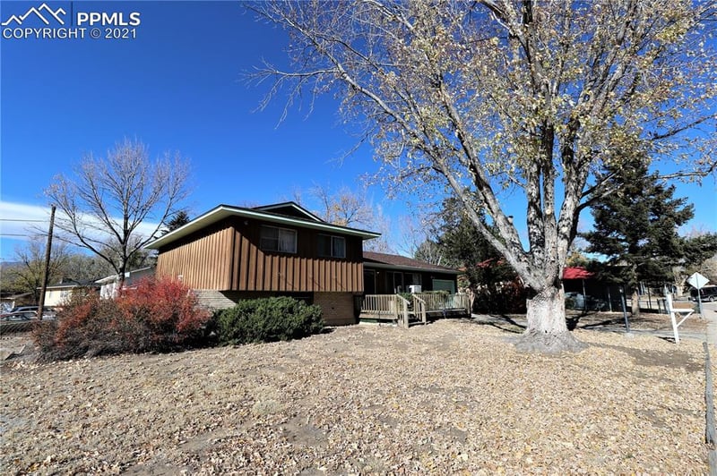 17 Mcburney Blvd, Colorado Springs, CO 80911