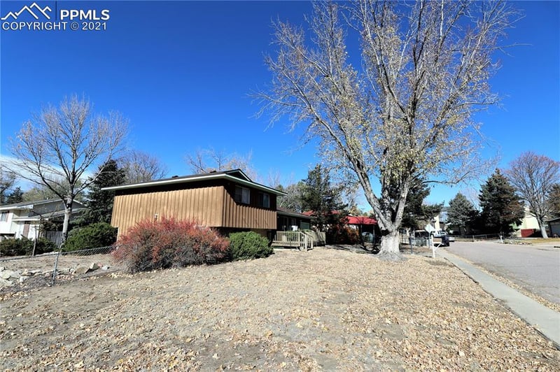 17 Mcburney Blvd, Colorado Springs, CO 80911