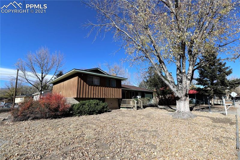 17 Mcburney Blvd, Colorado Springs, CO 80911