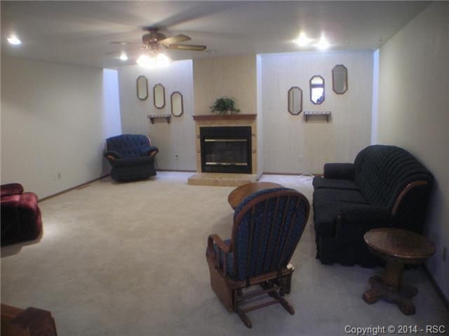 17 Pineridge Ct, Pueblo, CO 81001