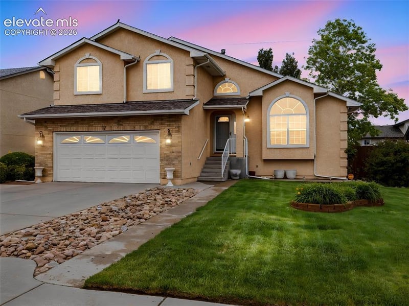17 Trent Ct, Pueblo, CO 81005