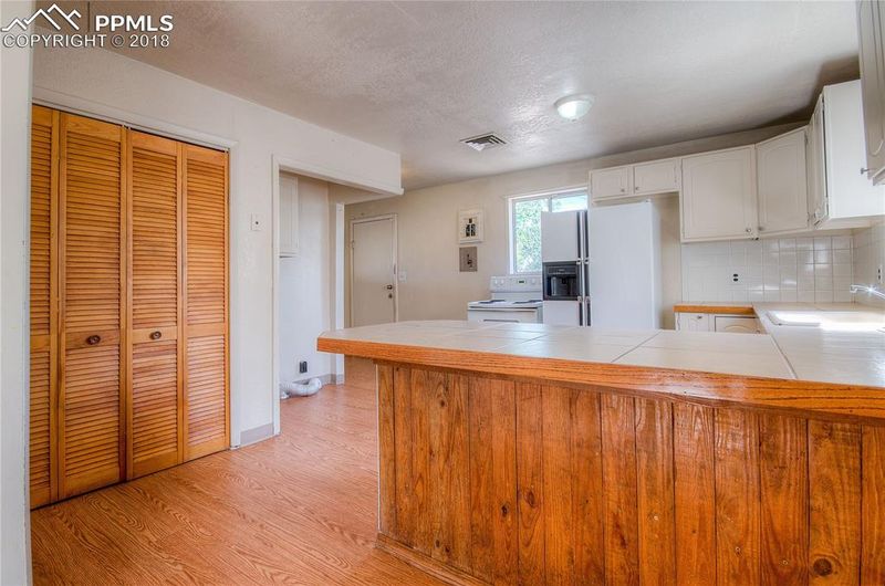1702 Stone Ave, Pueblo, CO 81004