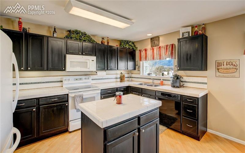 17030 Mountain Lake Dr, Monument, CO 80132
