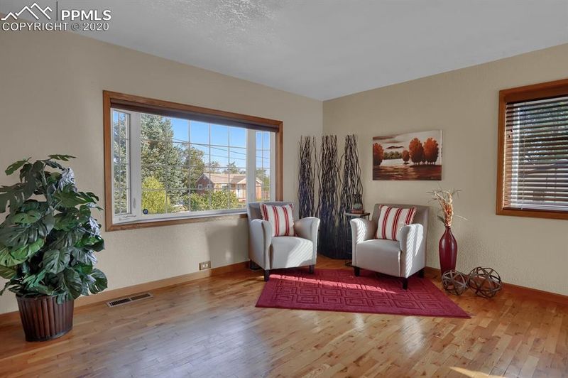 1704 N 7th St, Colorado Springs, CO 80907