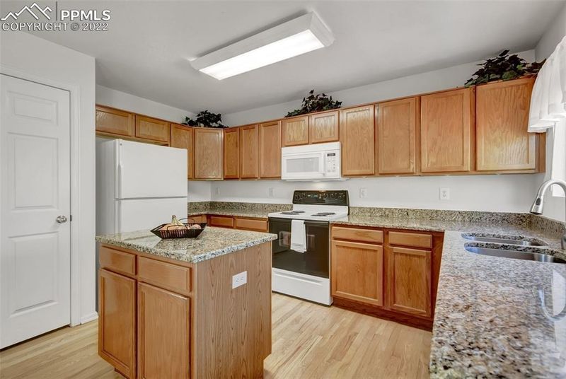 17070 Mountain Lake Dr, Monument, CO 80132