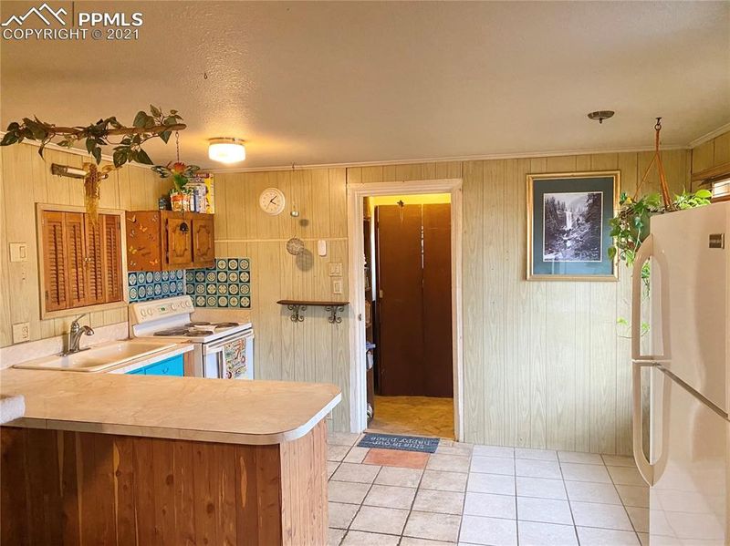 1708 Acero Ave, Pueblo, CO 81004