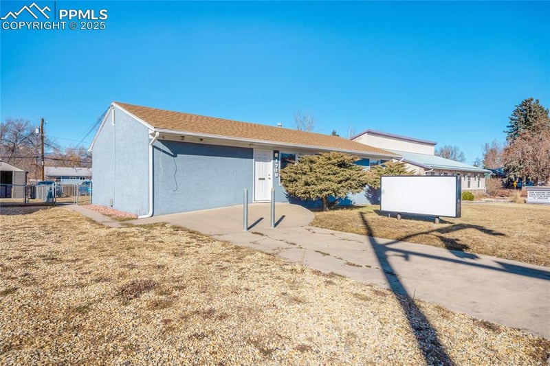 1710 Circle Dr, Colorado Springs, CO 80904
