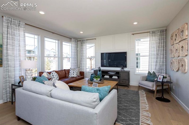 1710 Stable View Dr, Castle Pines, CO 80108