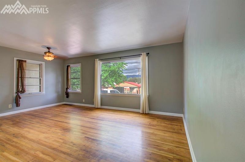1712 Palmer Park Blvd, Colorado Springs, CO 80909