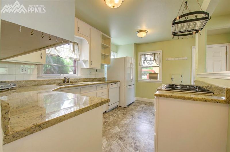 1712 Palmer Park Blvd, Colorado Springs, CO 80909