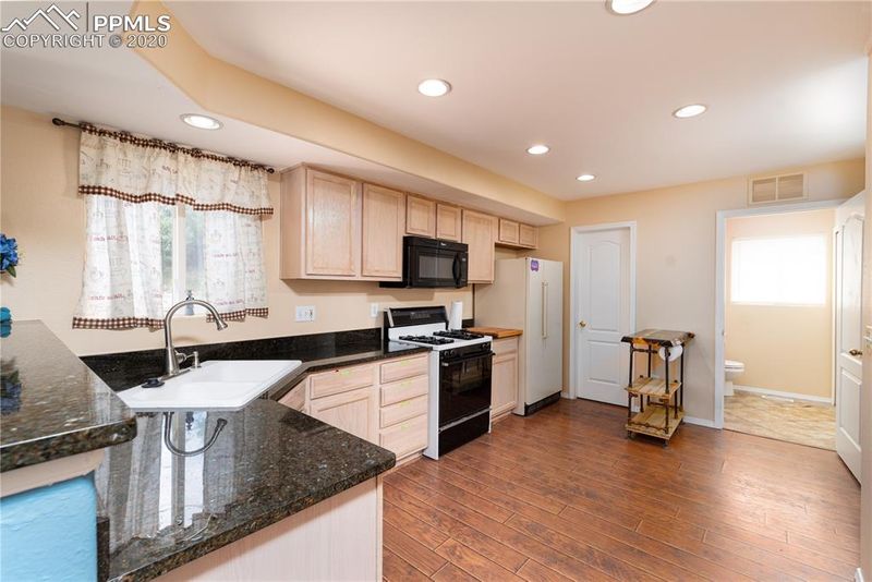 17135 Park Trail Dr, Monument, CO 80132