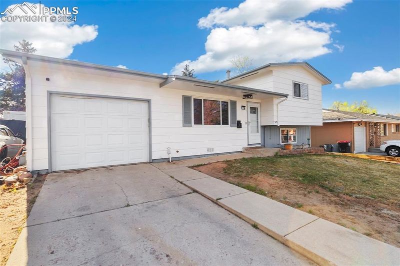1714 Clemson Dr, Colorado Springs, CO 80909