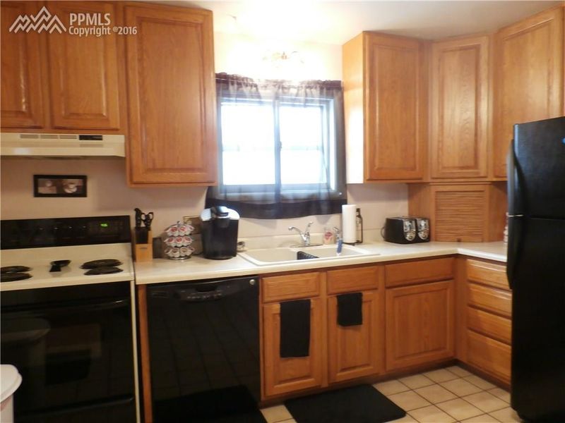 1714 Eden Ave, Pueblo, CO 81005