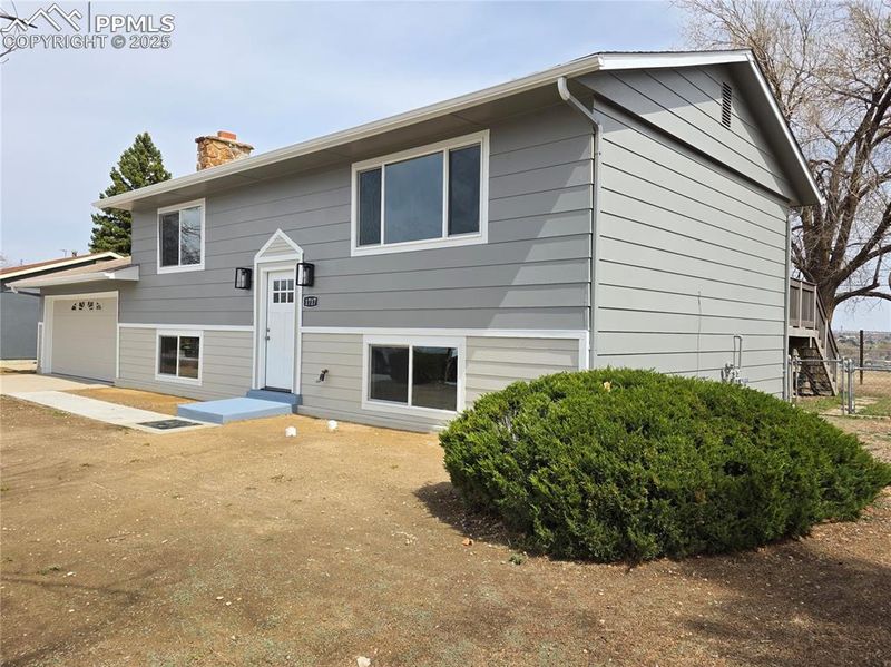 1717 Kodiak Dr, Colorado Springs, CO 80910