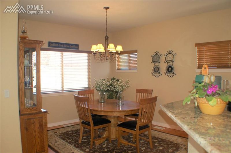 1718 Aquila Dr, Pueblo, CO 81008