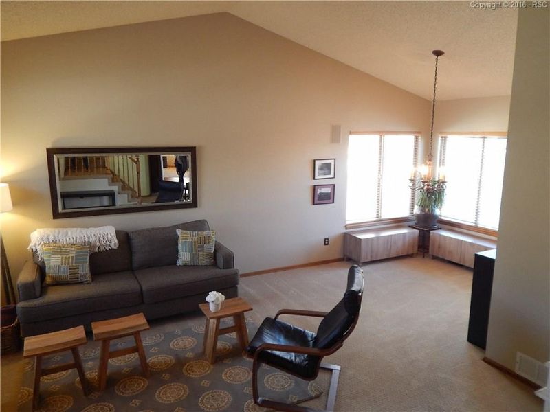 1720 Palm Dr, Colorado Springs, CO 80918