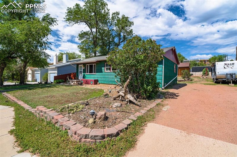 1722 Chestnut St, Colorado Springs, CO 80907