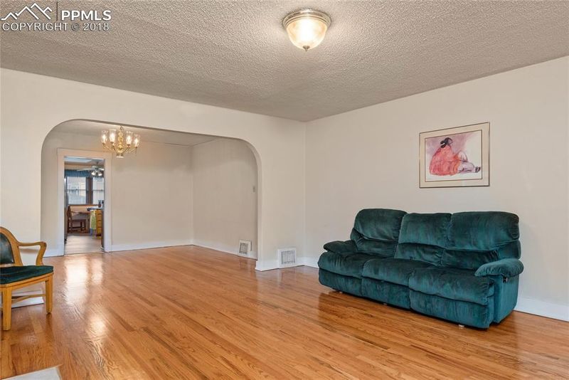 1722 N El Paso St, Colorado Springs, CO 80907
