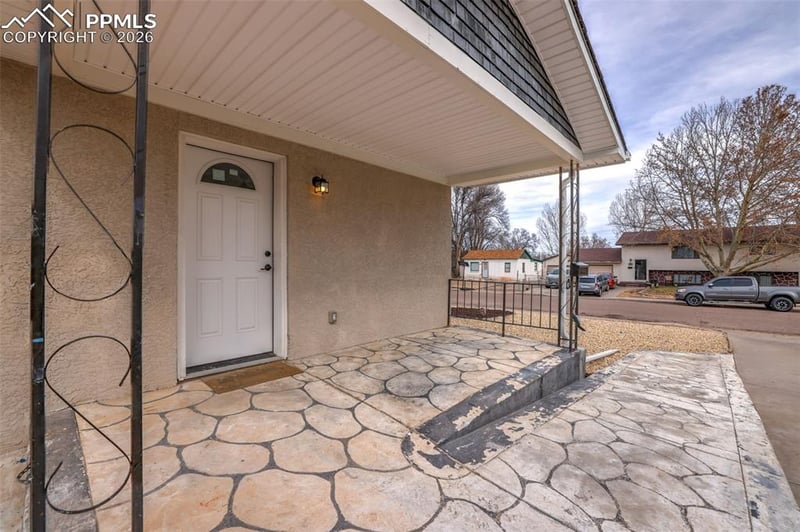 1725 Brown Ave, Pueblo, CO 81004
