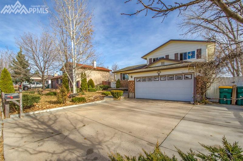 1725 Winnebago Rd, Colorado Springs, CO 80915