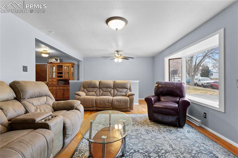 1734 Alexander Cir, Pueblo, CO 81001