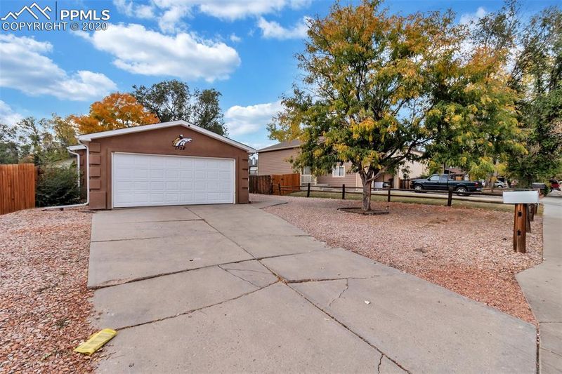 1734 Bula Dr, Colorado Springs, CO 80915