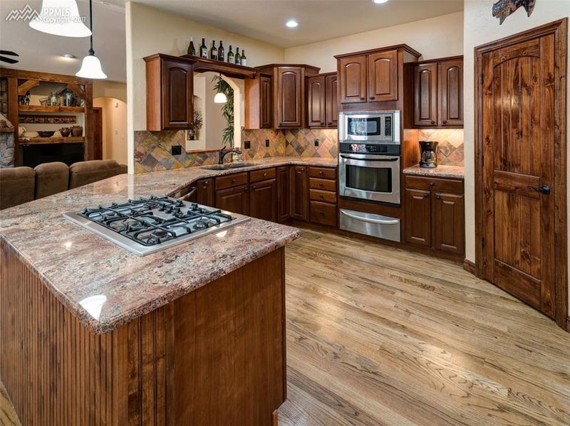 17350 Lamplight Dr, Monument, CO 80132