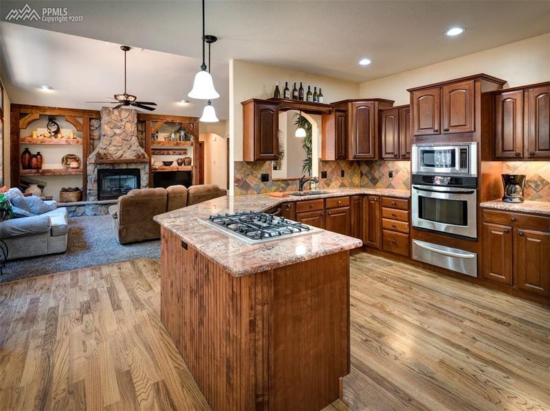 17350 Lamplight Dr, Monument, CO 80132
