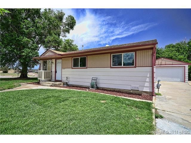 1737 Crest Pl, Colorado Springs, CO 80911