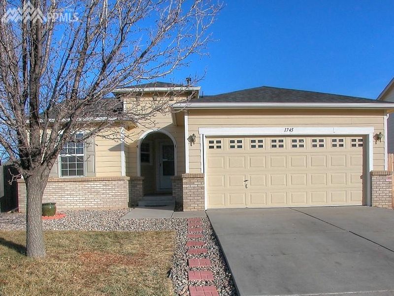 1745 Keswick Rd, Colorado Springs, CO 80906