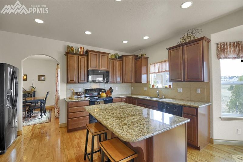 17588 Old Cherokee Trl, Colorado Springs, CO 80921