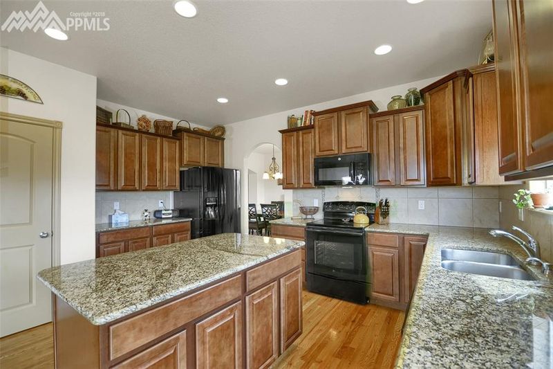 17588 Old Cherokee Trl, Colorado Springs, CO 80921