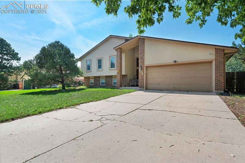 1775 Eyrie Dr, Colorado Springs, CO 80919