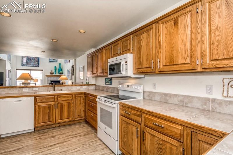 178 Luxury Ln, Colorado Springs, CO 80921
