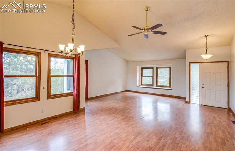 17935 New London Rd, Monument, CO 80132