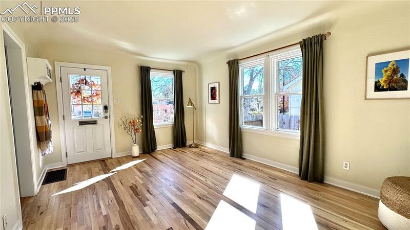 18 N 12th St, Colorado Springs, CO 80904